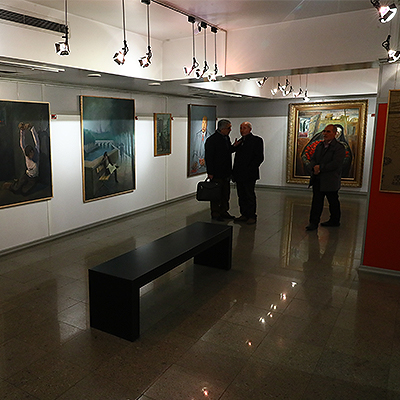 نمایشگاه منتخبی از آثار تجسمی گنجینه هنر انقلاب در گالری عالی افتتاح شد