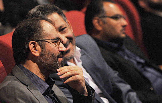 تفکری برگرفته از دین و تاریخ عاشورا در نمایشگاه «راهی که از سر گرفتیم» به چشم میخورد