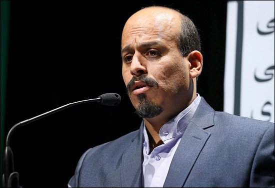 قدمهای استوار با پشتوانهی بزرگان در دفتر