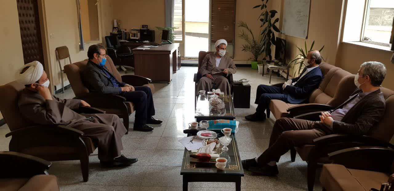 نشست هم اندیشی حوزه هنری و تبلیغات اسلامی همدان برای اجرای برنامه های فرهنگی مؤثر مشترک در استان