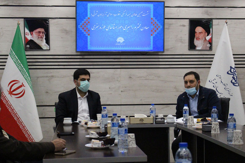 ماندگاری وقایع در یادها کارکرد مهم هنر است/ ۱۳ آبان با صدای حماسی اسفندیار قره‌باغی در یادها مانده است