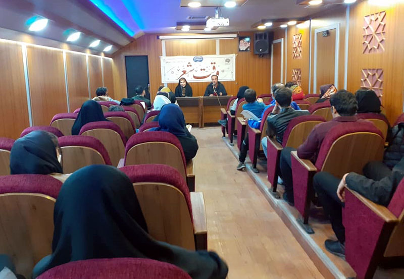 برگزاری نشست هفتگی «وقت شعر» در حوزه هنری آذربایجان‌شرقی