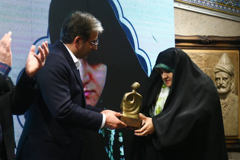 چهره سال هنر انقلاب اسلامی